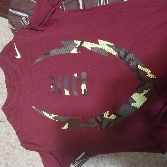 Boys Bundle - Levi's, Nike & button up - Picture 8 of 9